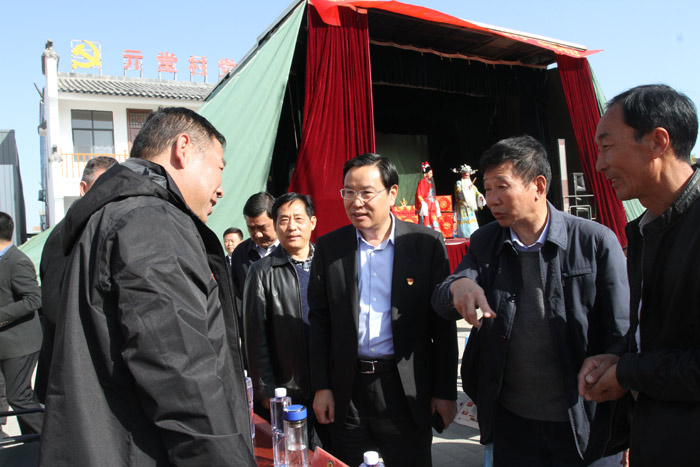 市政協(xié)三農(nóng)促進會“四下鄉(xiāng)”活動在我縣亓堂村舉行啟動儀式 市政協(xié)三農(nóng)促進會“四下鄉(xiāng)”活動在我縣亓堂村舉行啟動儀式