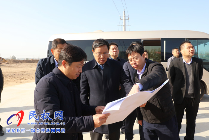 市人大常委會副主任、縣委書記姬脈常調(diào)研我縣部分重點(diǎn)民生工程建設(shè)和管理情況
