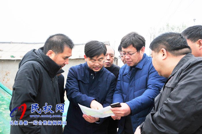縣委副書記、縣長張團(tuán)結(jié)檢查督導(dǎo)我縣大氣污染防治工作