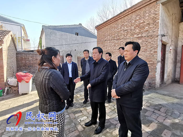市人大常委會副主任、縣委書記姬脈常督導檢查農(nóng)村人居環(huán)境改善工作