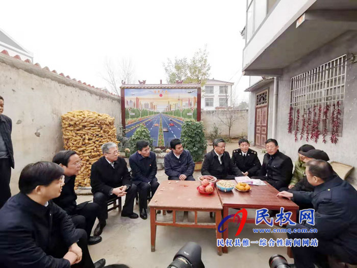 海關(guān)總署署長、黨委書記倪岳峰到我縣調(diào)研扶貧工作