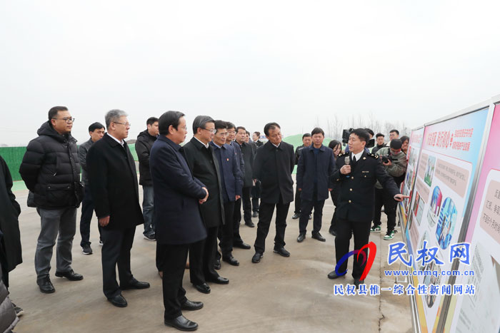 海關(guān)總署署長、黨委書記倪岳峰到我縣調(diào)研扶貧工作