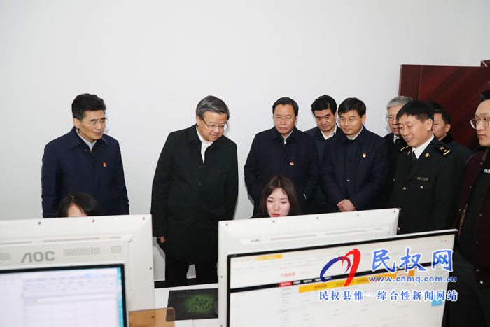 海關(guān)總署署長、黨委書記倪岳峰到我縣調(diào)研扶貧工作