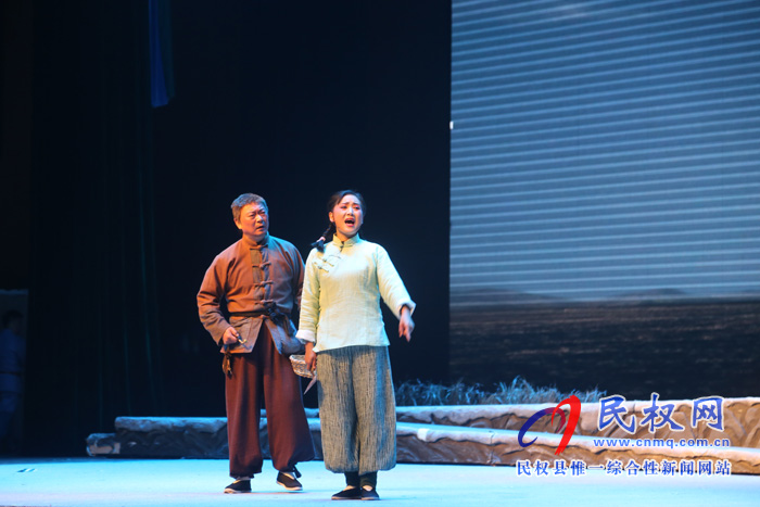 紅色豫劇《小推車》在民權(quán)精彩上演 紅色豫劇《小推車》在民權(quán)精彩上演