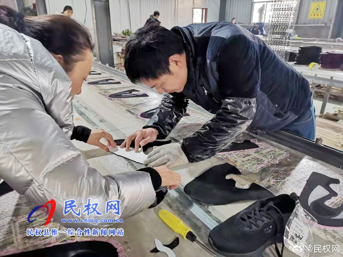 伯黨鄉(xiāng):東眾扶貧到“家”門 ?貧困群眾脫貧不是“夢” 伯黨鄉(xiāng):東眾扶貧到“家”門 ?貧困群眾脫貧不是“夢”