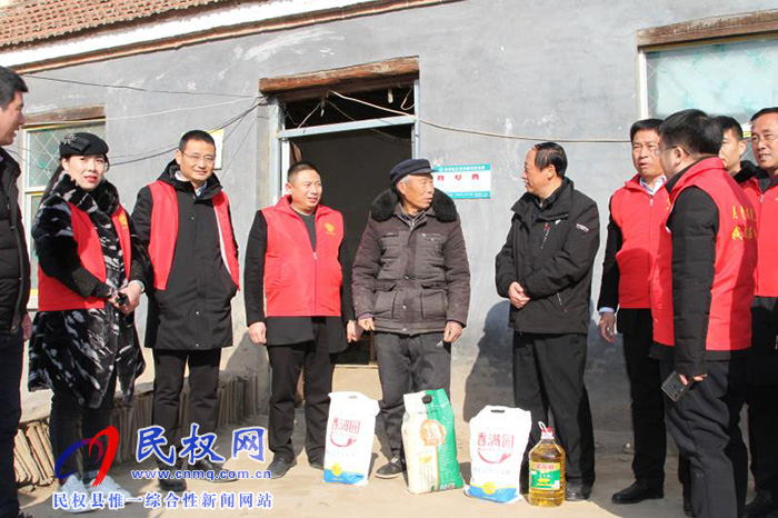 民權縣總工會駐鄭州農(nóng)民工服務站開展雙節(jié)慰問貧困戶活動 民權縣總工會駐鄭州農(nóng)民工服務站開展雙節(jié)慰問貧困戶活動