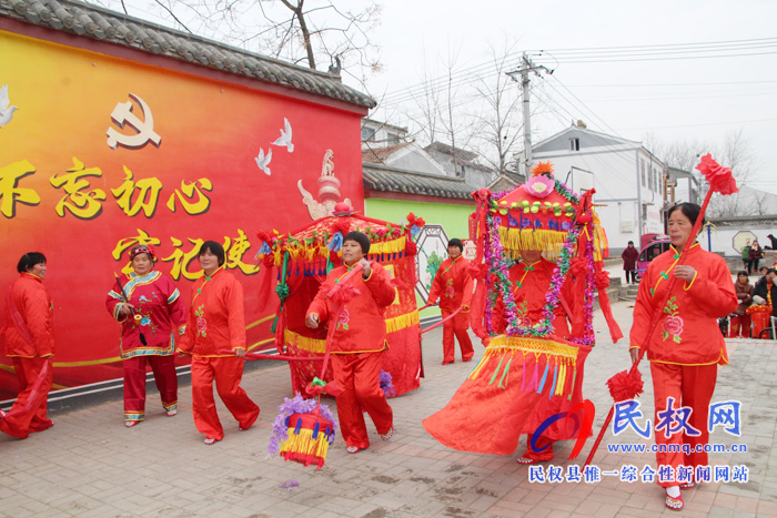 花園鄉(xiāng)趙洪坡村：自發(fā)舉行聯(lián)歡會(huì)  紅紅火火慶元旦