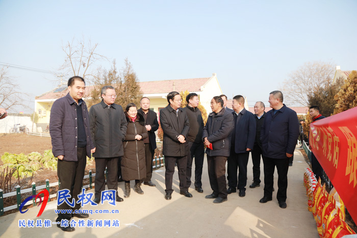 市人大常委會副主任、縣委書記姬脈常走訪慰問敬老院老人和百歲老人