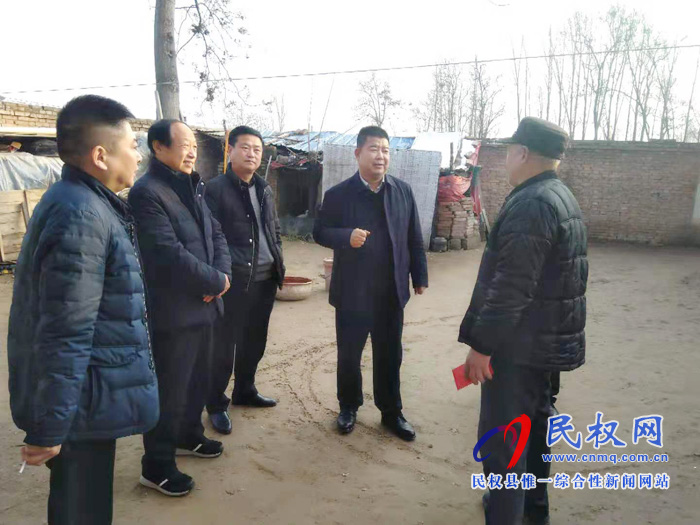 副縣長(zhǎng)張士彬、縣總工會(huì)主席瞿志君到白云寺鎮(zhèn)開(kāi)展慰問(wèn)活動(dòng)