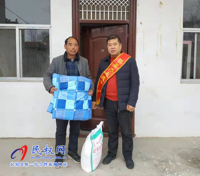 縣委辦開展春節(jié)前慰問困難群眾活動 縣委辦開展春節(jié)前慰問困難群眾活動