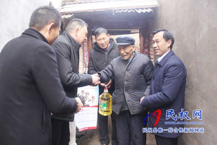 民權(quán)博大口腔醫(yī)院春節(jié)慰問(wèn)綠洲街道辦復(fù)退軍人活動(dòng) 民權(quán)博大口腔醫(yī)院春節(jié)慰問(wèn)綠洲街道辦復(fù)退軍人活動(dòng)