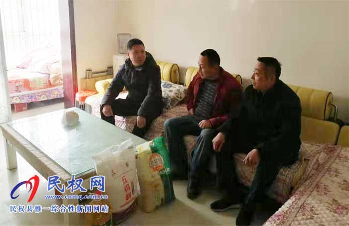民權(quán)縣道路運(yùn)輸服務(wù)中心開展走訪慰問“身邊好人”活動(dòng)