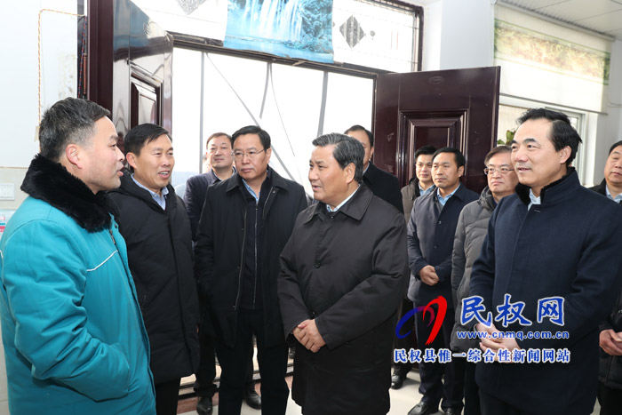 副省長武國定到我縣慰問困難群眾和駐村工作隊(duì)員 副省長武國定到我縣慰問困難群眾和駐村工作隊(duì)員