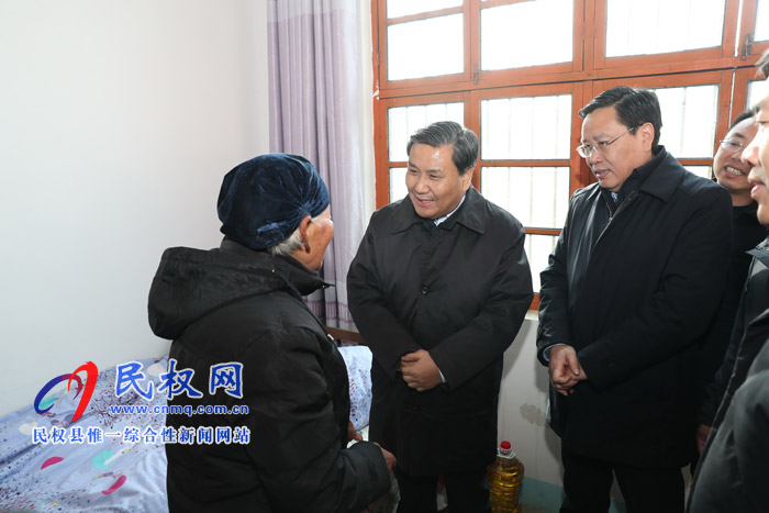 副省長武國定到我縣慰問困難群眾和駐村工作隊(duì)員