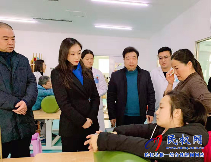 副縣長(zhǎng)朱琳春節(jié)慰問(wèn)文化廣電旅游局困難職工 副縣長(zhǎng)朱琳春節(jié)慰問(wèn)文化廣電旅游局困難職工