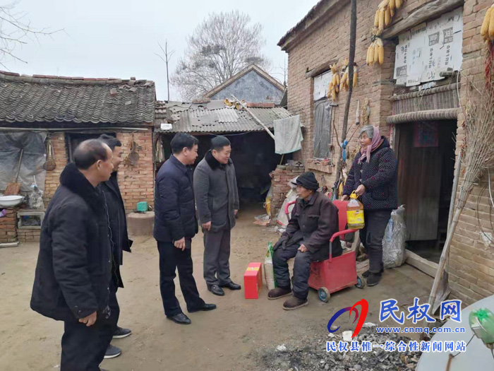 縣人大常委副主任李新軍走訪慰問(wèn)龍?zhí)伶?zhèn)蔣坡樓村困難群眾 縣人大常委副主任李新軍走訪慰問(wèn)龍?zhí)伶?zhèn)蔣坡樓村困難群眾