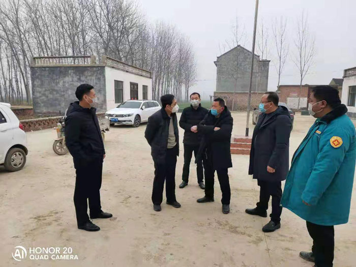縣委常委、組織部長(zhǎng)何玉明到褚廟鄉(xiāng)督導(dǎo)新型冠狀病毒疫情防控工作開展情況