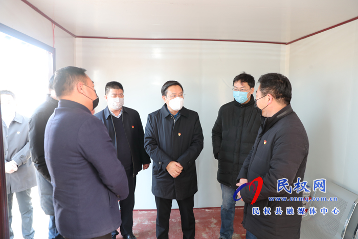 市人大常委會(huì)副主任、縣委書(shū)記姬脈常到我縣部分鄉(xiāng)鎮(zhèn)及高鐵站、住宅小區(qū)督導(dǎo)疫情防控工作