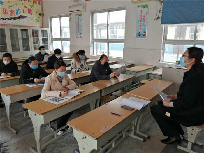 民權(quán)縣第三小學(xué)舉辦疫情防控實(shí)際操作培訓(xùn)會