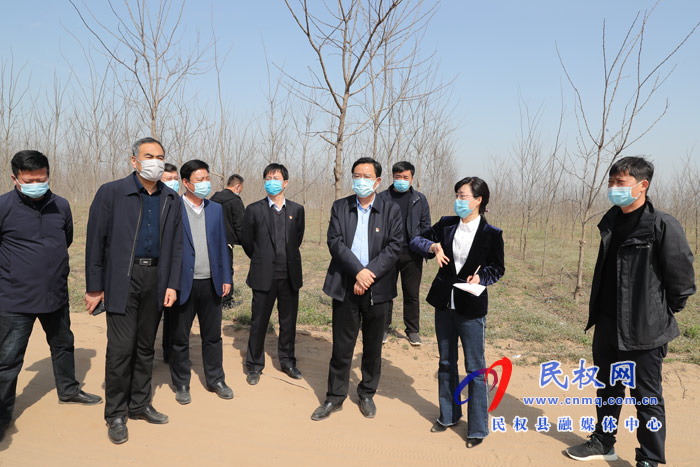 市人大常委會(huì)副主任、縣委書記姬脈常開展走訪服務(wù)工業(yè)企業(yè)活動(dòng)