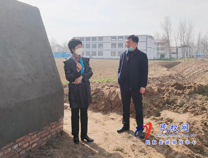 縣人大常委會主任周燕到老顏集鄉(xiāng)督導脫貧攻堅工作 縣人大常委會主任周燕到老顏集鄉(xiāng)督導脫貧攻堅工作