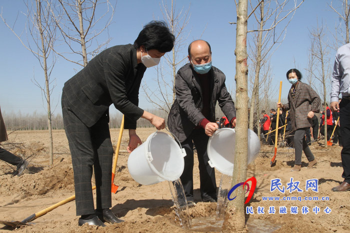 市人大常委會(huì)在民權(quán)國(guó)家森林公園舉辦民主法治生態(tài)建設(shè)主題植樹(shù)活動(dòng) 市人大常委會(huì)在民權(quán)國(guó)家森林公園舉辦民主法治生態(tài)建設(shè)主題植樹(shù)活動(dòng)