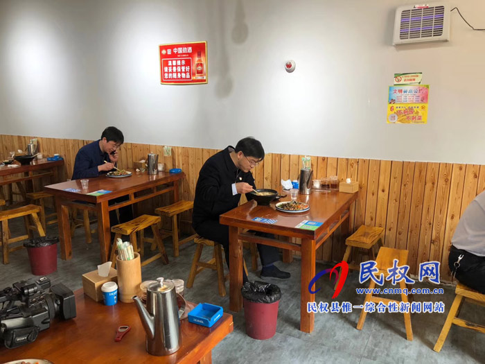 縣委副書記、縣長張團結調研餐飲業(yè)復工營業(yè)情況