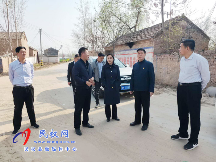 縣委常委、副縣長(zhǎng)房季到孫六鎮(zhèn)督導(dǎo)校園建設(shè)及人居環(huán)境提升工作