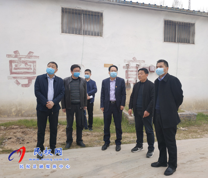 縣委常委、常務(wù)副縣長李啟峰調(diào)研我縣煙花爆竹去庫存清零工作