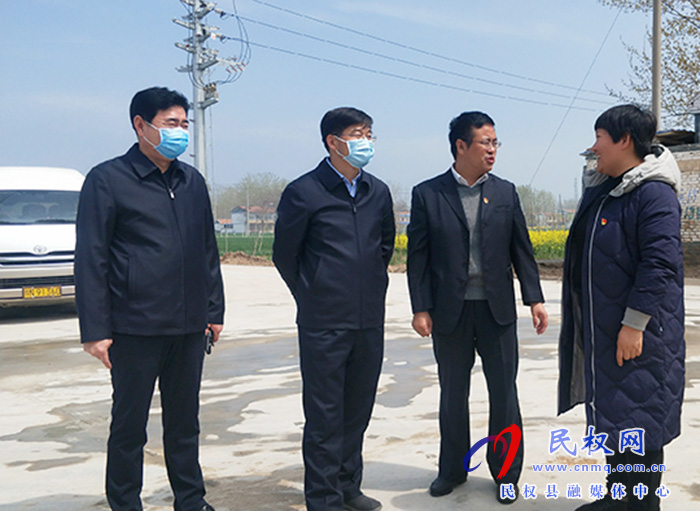 縣委副書記、縣長張團結到王莊寨鎮(zhèn)查看飲水水源地保護拆遷安置工作進展情況?