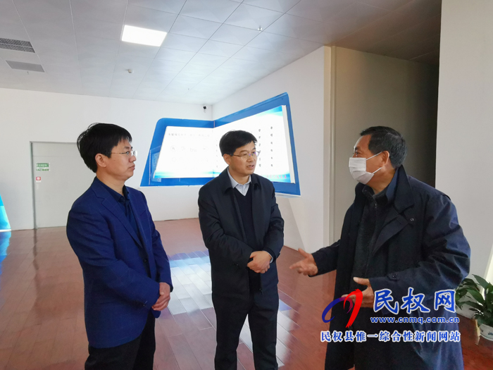 縣委副書記、縣長張團結(jié)查看縣域經(jīng)濟重點工作發(fā)展情況