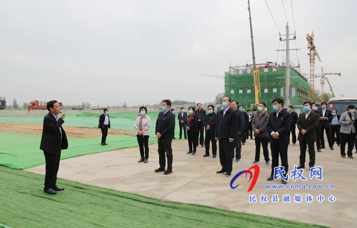 市委書記王戰(zhàn)營、市長張建慧帶隊觀摩點評民權(quán)縣重點工作