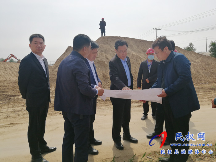 市人大常委會(huì)副主任、縣委書記姬脈常調(diào)研督導(dǎo)脫貧攻堅(jiān)工作
