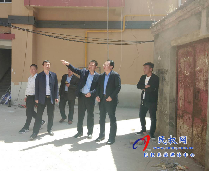 縣委常委、常務(wù)副縣長李啟峰調(diào)研老舊小區(qū)改造項目