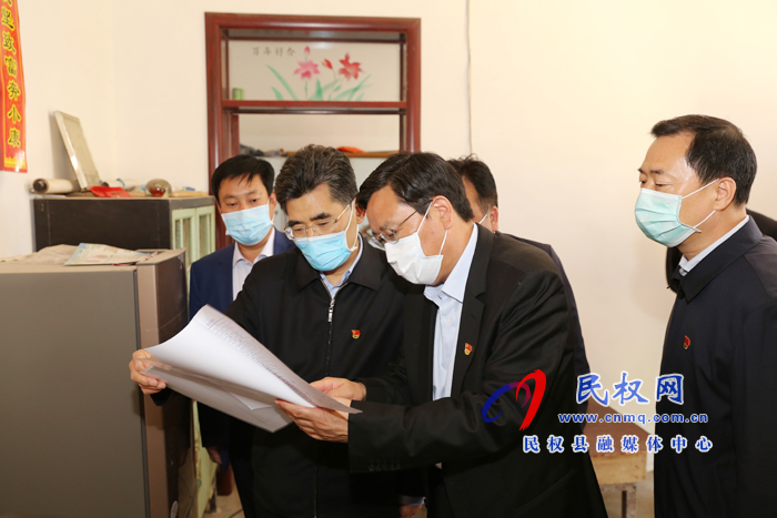 市委書記王戰(zhàn)營到我縣吳莊村開展“三·五”基層工作日活動 市委書記王戰(zhàn)營到我縣吳莊村開展“三·五”基層工作日活動