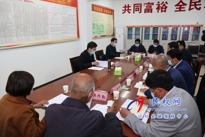 市委書記王戰(zhàn)營到我縣吳莊村開展“三·五”基層工作日活動 市委書記王戰(zhàn)營到我縣吳莊村開展“三·五”基層工作日活動