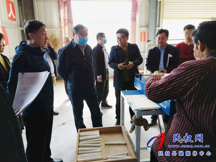 市委常委、常務(wù)副市長(zhǎng)吳祖明深入龍?zhí)伶?zhèn)邢莊村開(kāi)展“三?五”基層工作日活動(dòng)