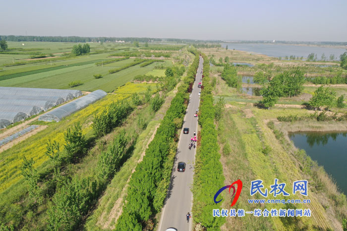 我縣環(huán)保局舉行“保護水資源 綠色伴我行”為主題的徒步穿越活動 我縣環(huán)保局舉行“保護水資源 綠色伴我行”為主題的徒步穿越活動