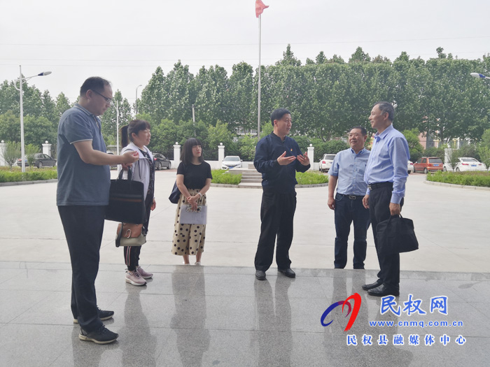 縣委常委、副縣長(zhǎng)房季會(huì)見(jiàn)許昌市保稅物流中心建設(shè)考察團(tuán)