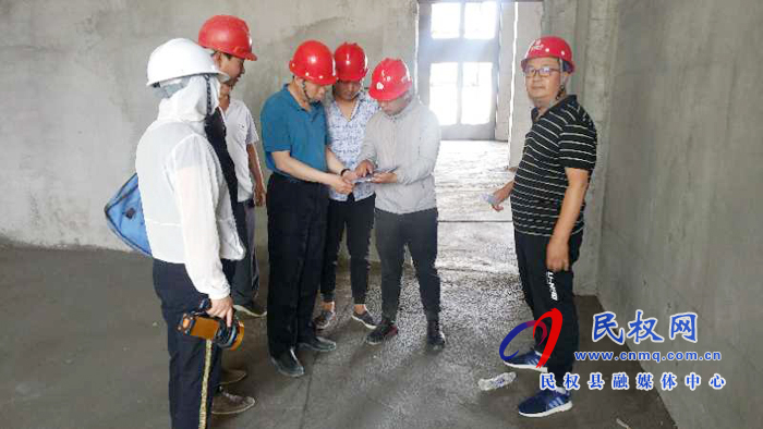 縣委常委、副縣長房季深入施工一線督導保稅物流中心項目建設(shè)