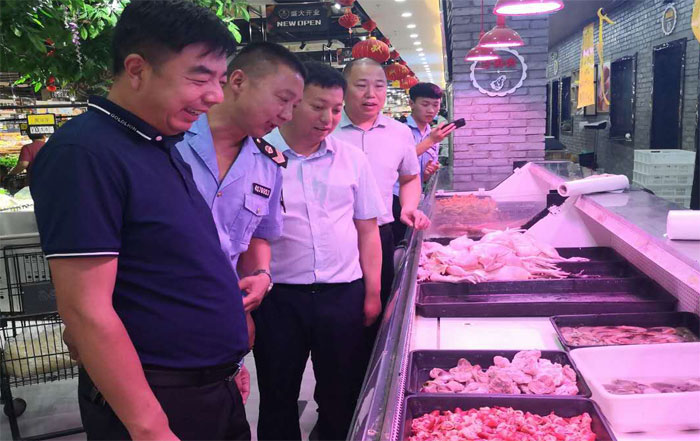 縣市場(chǎng)監(jiān)管局人和所開(kāi)展食品安全專項(xiàng)檢查