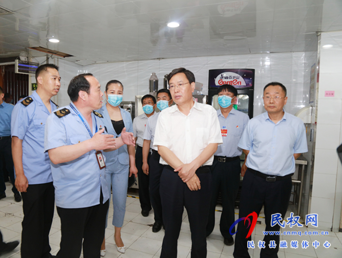 市人大常委會副主任、縣委書記姬脈常檢查兩會準(zhǔn)備工作