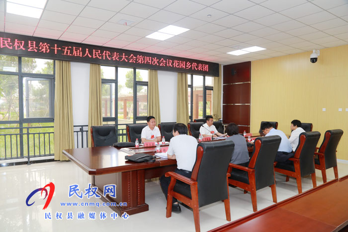 縣領(lǐng)導分別參加人大各代表團審議 縣領(lǐng)導分別參加人大各代表團審議
