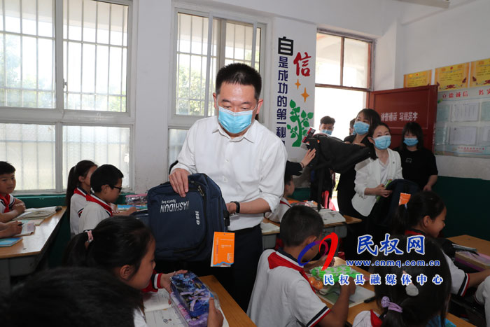 姬脈常寄語(yǔ)全縣少年兒童：立志，樹(shù)遠(yuǎn)大理想；求知，成棟梁之才