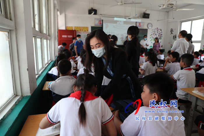 姬脈常寄語(yǔ)全縣少年兒童：立志，樹(shù)遠(yuǎn)大理想；求知，成棟梁之才