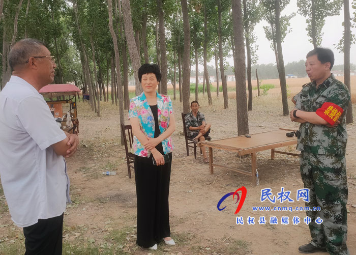 縣人大主任周燕到老顏集鄉(xiāng)督導“三夏”及產(chǎn)業(yè)園建設工作 縣人大主任周燕到老顏集鄉(xiāng)督導“三夏”及產(chǎn)業(yè)園建設工作