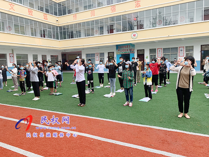 關(guān)愛(ài)殘疾兒童縣殘聯(lián)暖心捐助 關(guān)愛(ài)殘疾兒童縣殘聯(lián)暖心捐助
