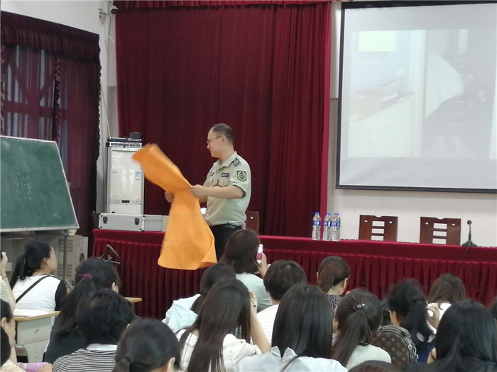 民權縣第三小學舉行主題為“認識消防 珍惜生命”專題講座 民權縣第三小學舉行主題為“認識消防 珍惜生命”專題講座