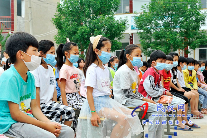 民權(quán)縣供電公司:平安心 端午情 傳統(tǒng)文化進(jìn)校園 民權(quán)縣供電公司:平安心 端午情 傳統(tǒng)文化進(jìn)校園