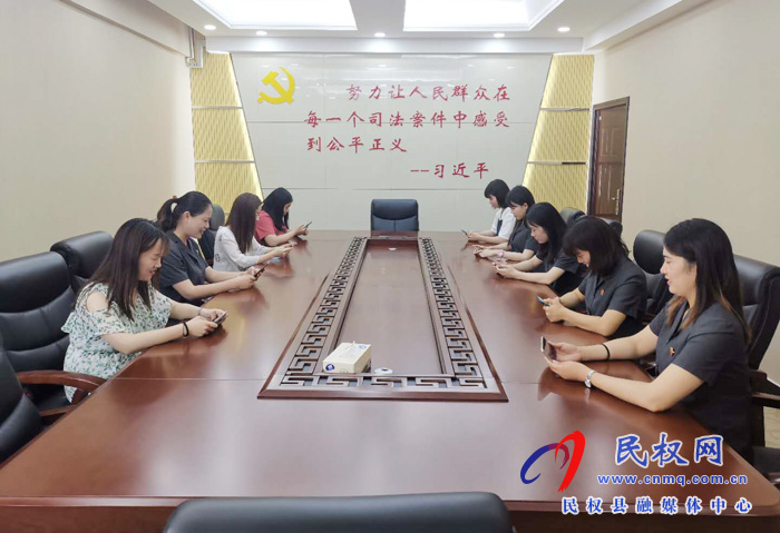 我縣各鄉(xiāng)鎮(zhèn)（街道辦）、縣直各單位認(rèn)真貫徹全縣三級干部會議暨脫貧攻堅推進(jìn)會議精神